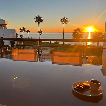 Sunrise Beach Front - Casares Del Mar Bagian luar foto