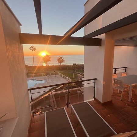 Sunrise Beach Front - Casares Del Mar Bagian luar foto
