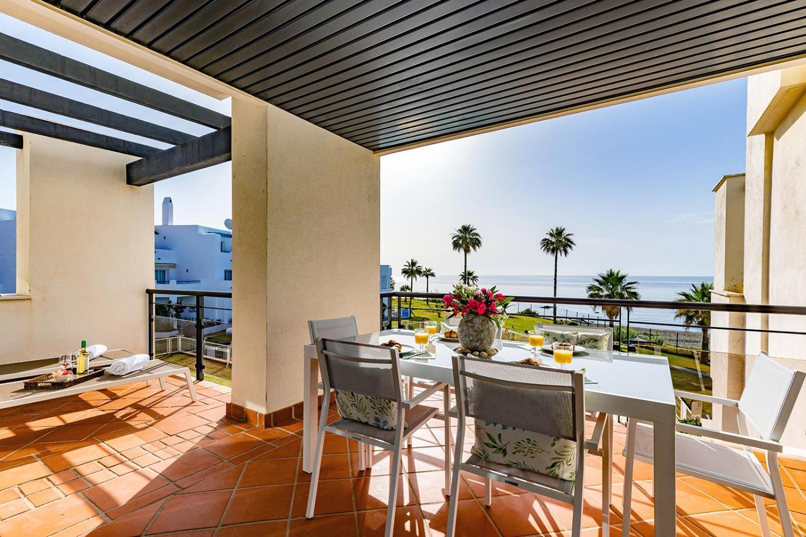 Sunrise Beach Front - Casares Del Mar Bagian luar foto