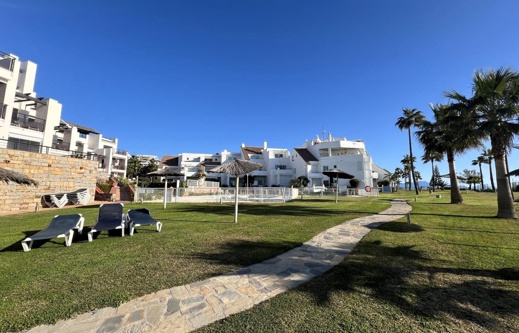 Sunrise Beach Front - Casares Del Mar Bagian luar foto