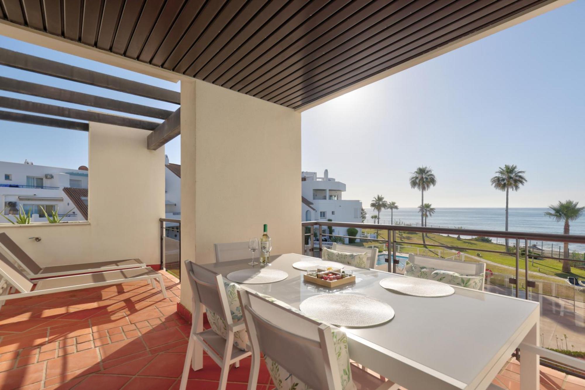 Sunrise Beach Front - Casares Del Mar Bagian luar foto