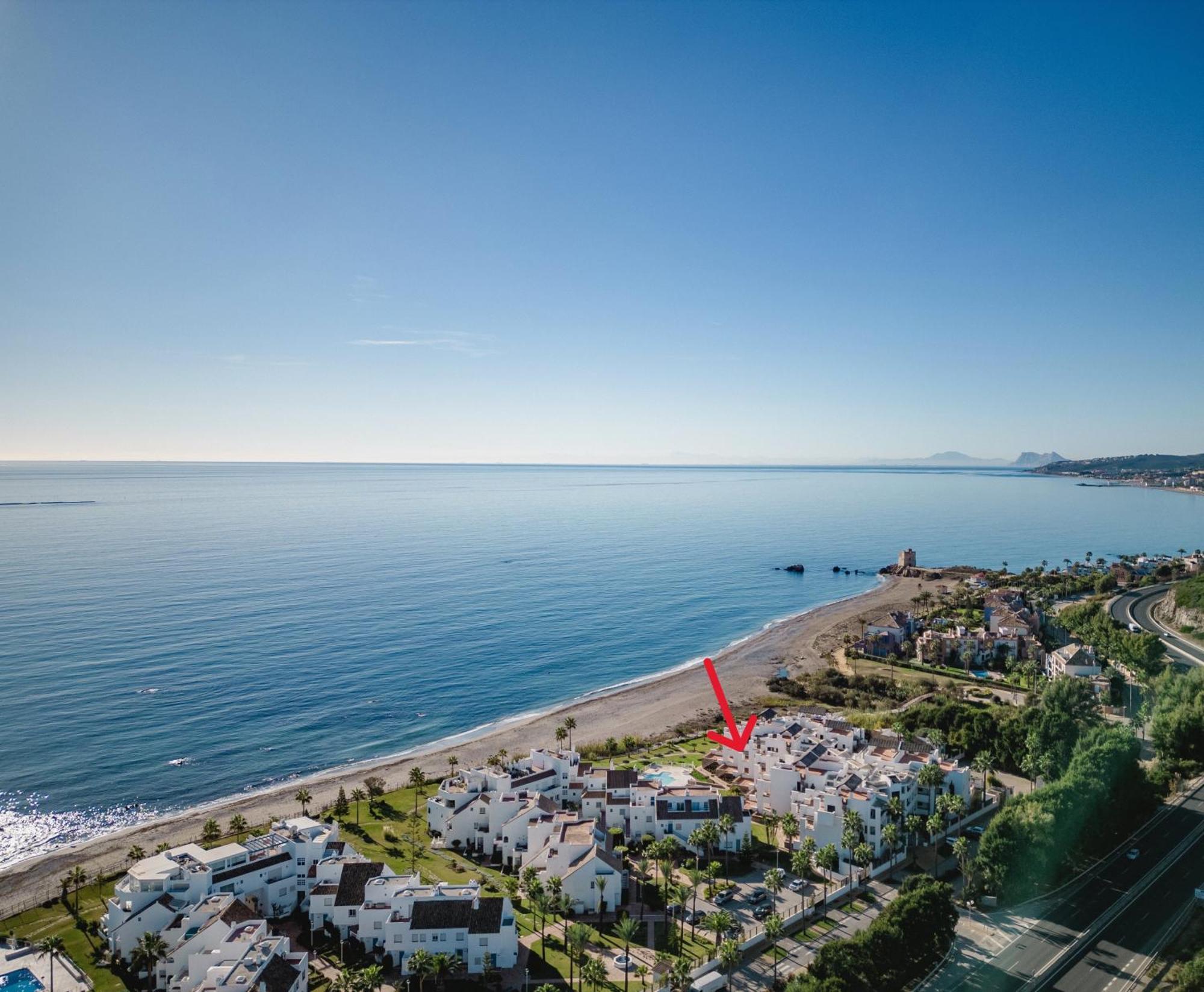 Sunrise Beach Front - Casares Del Mar Bagian luar foto